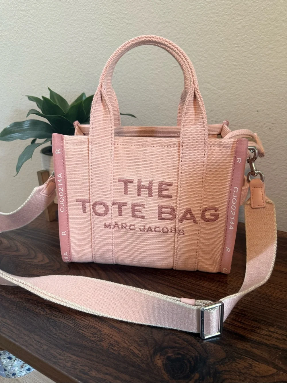 Marc Jacobs The Tote Bag in Light Pink Canvas with Logo